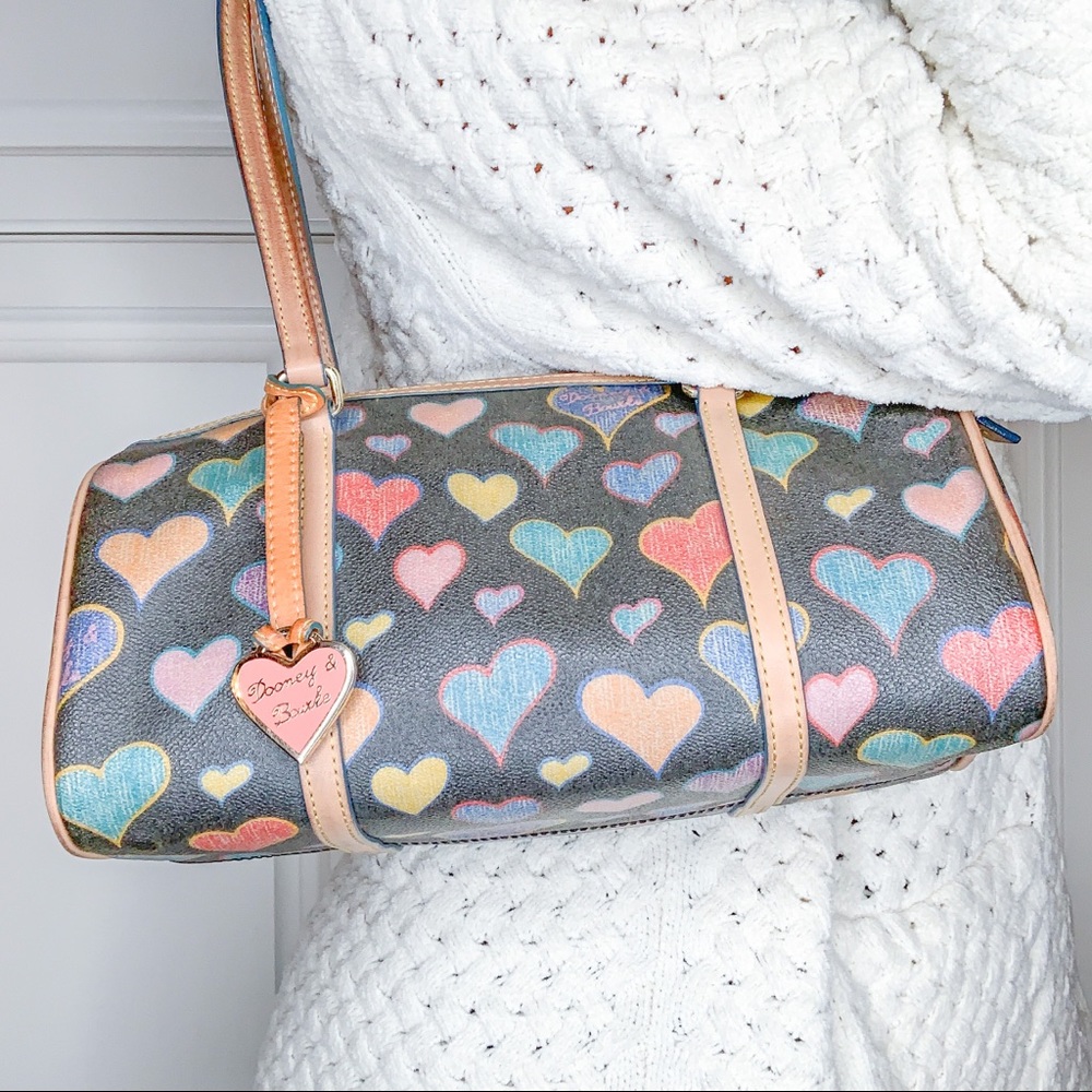 Dooney & Bourke Vintage Barrel Heart Purse 💜💕